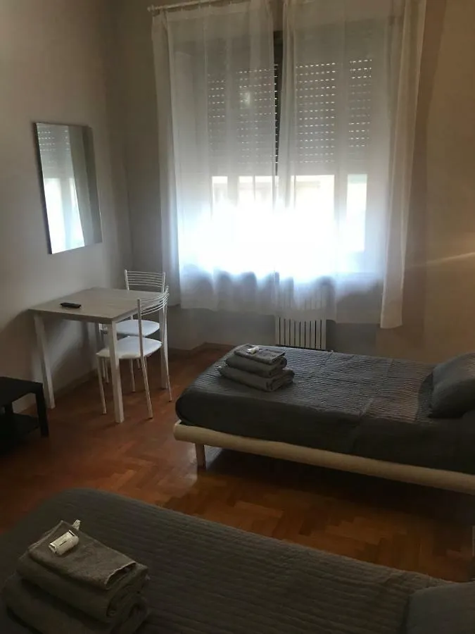 Room 14 ローマ 3*,  イタリア
